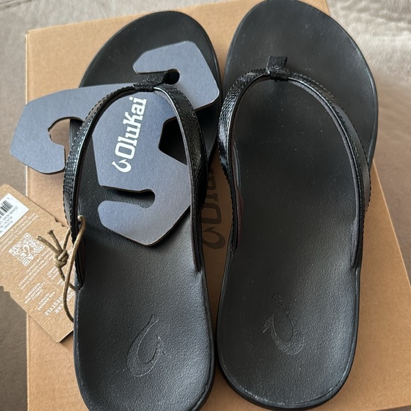 Olukai Sandals - Picture 4 of 7